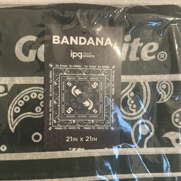 Michigan State bandana - Picture 2 of 2